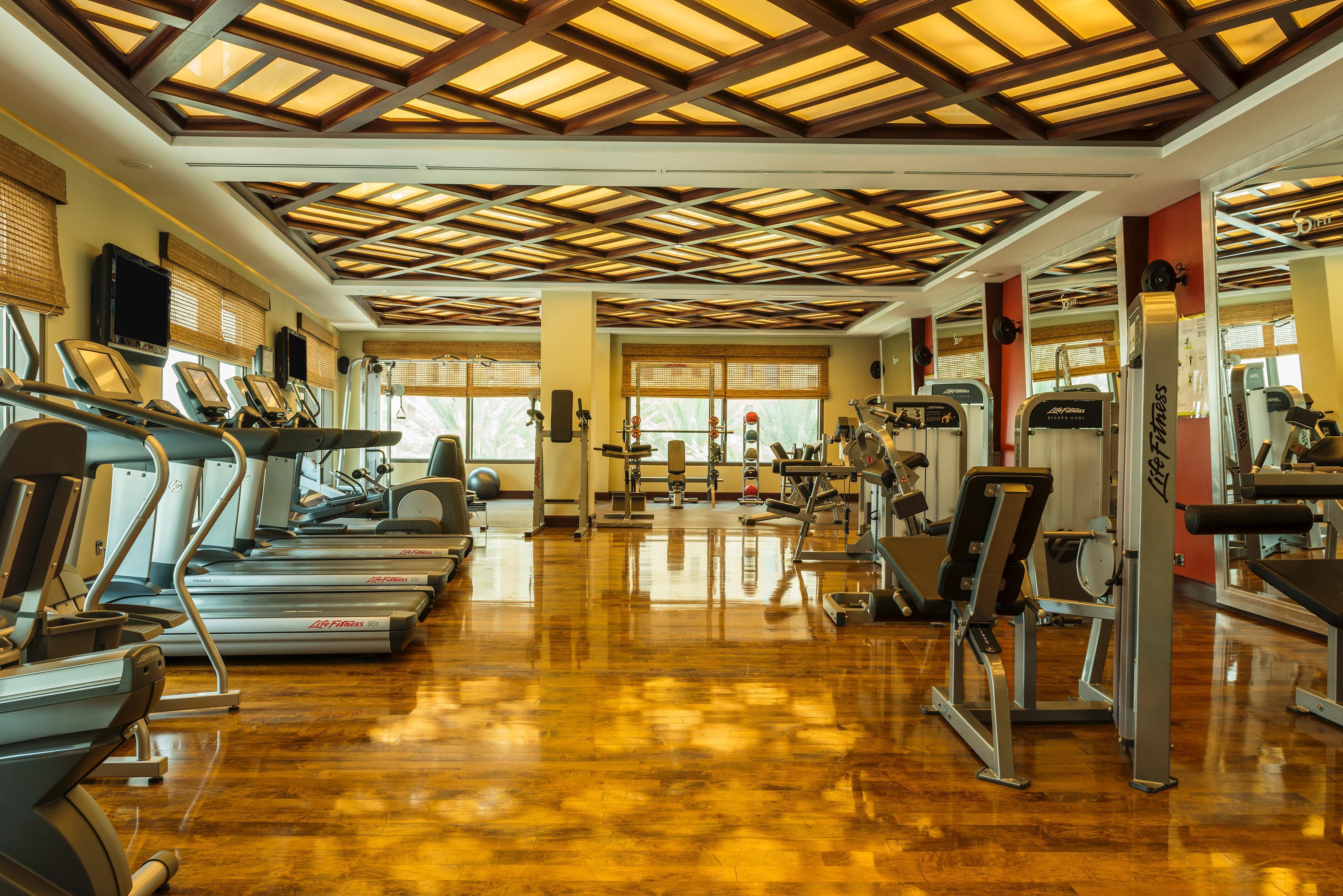Sofitel Dubai Jumeirah Beach Exterior foto Fitness center