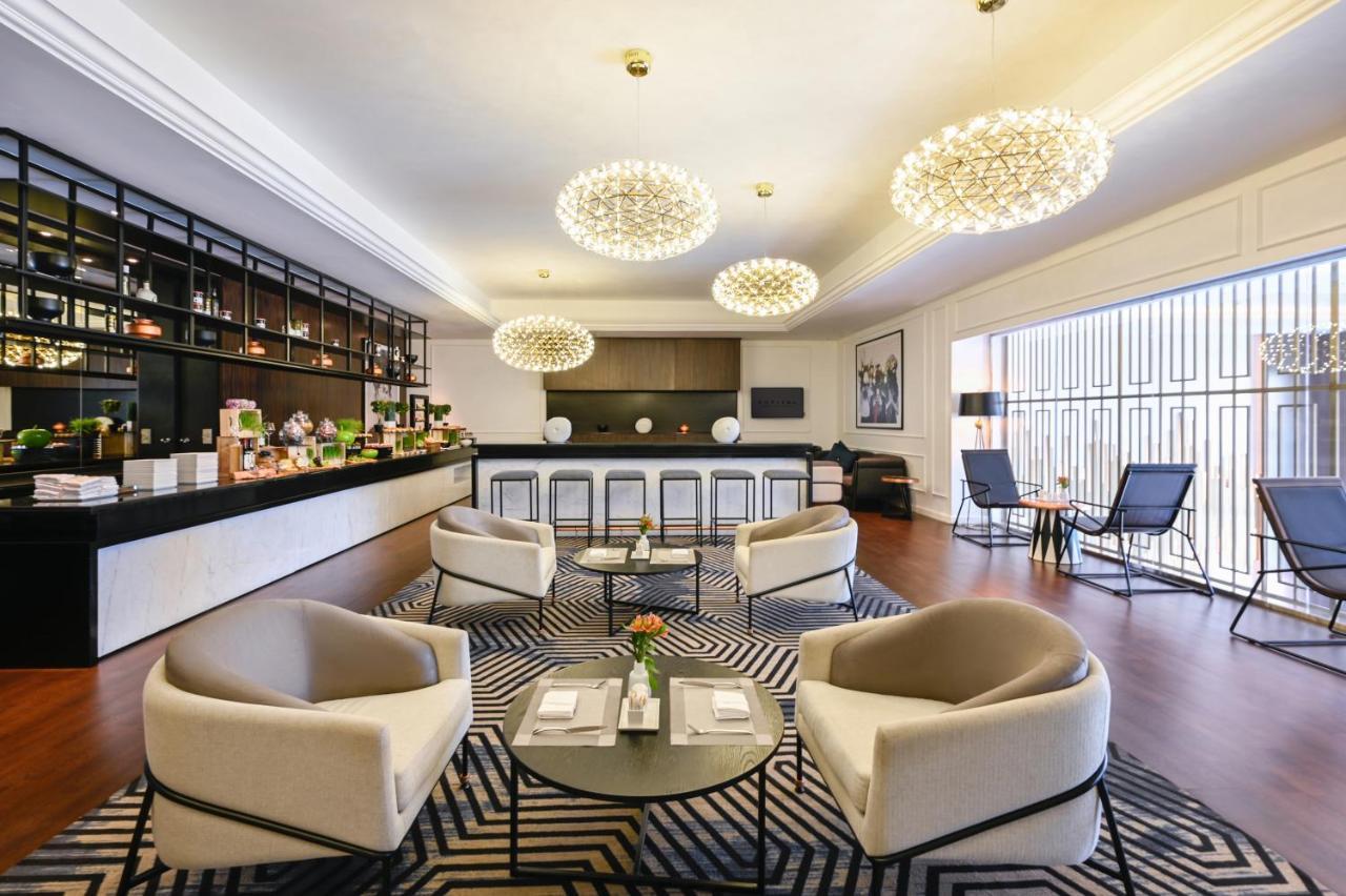 Sofitel Dubai Jumeirah Beach Exterior foto The lobby of the hotel