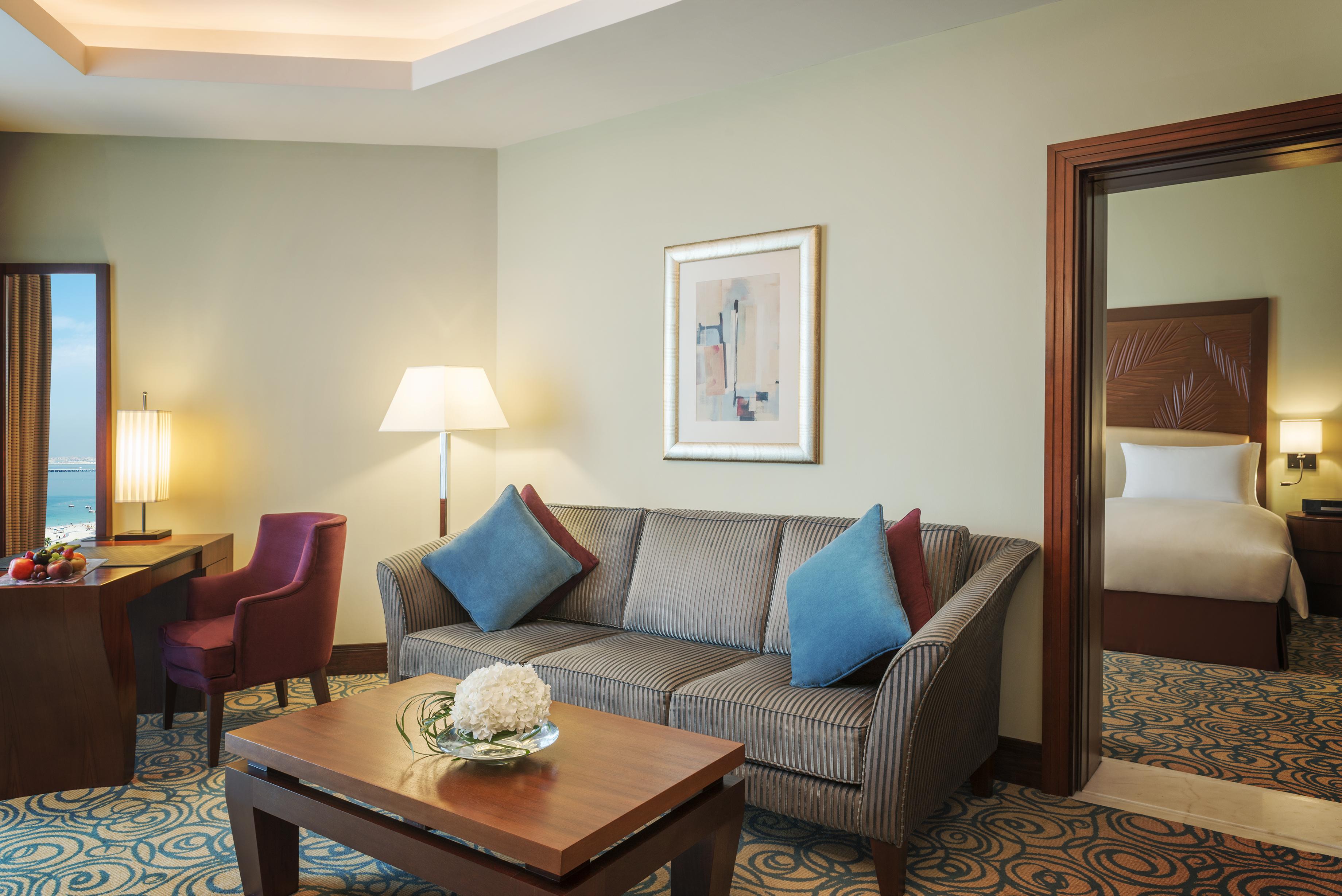 Sofitel Dubai Jumeirah Beach Exterior foto A room at the hotel