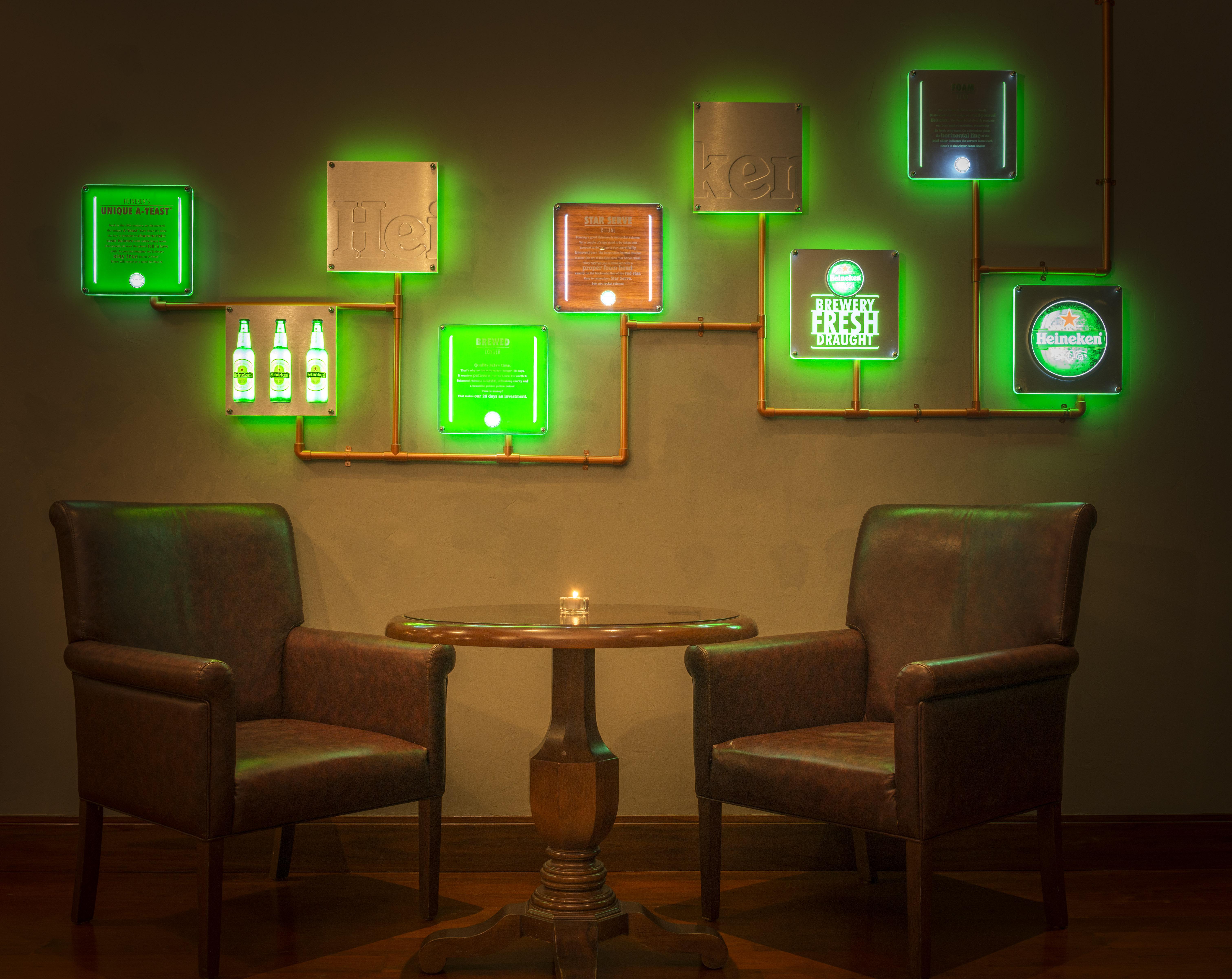 Sofitel Dubai Jumeirah Beach Exterior foto Installation view of The Green Room, 2015