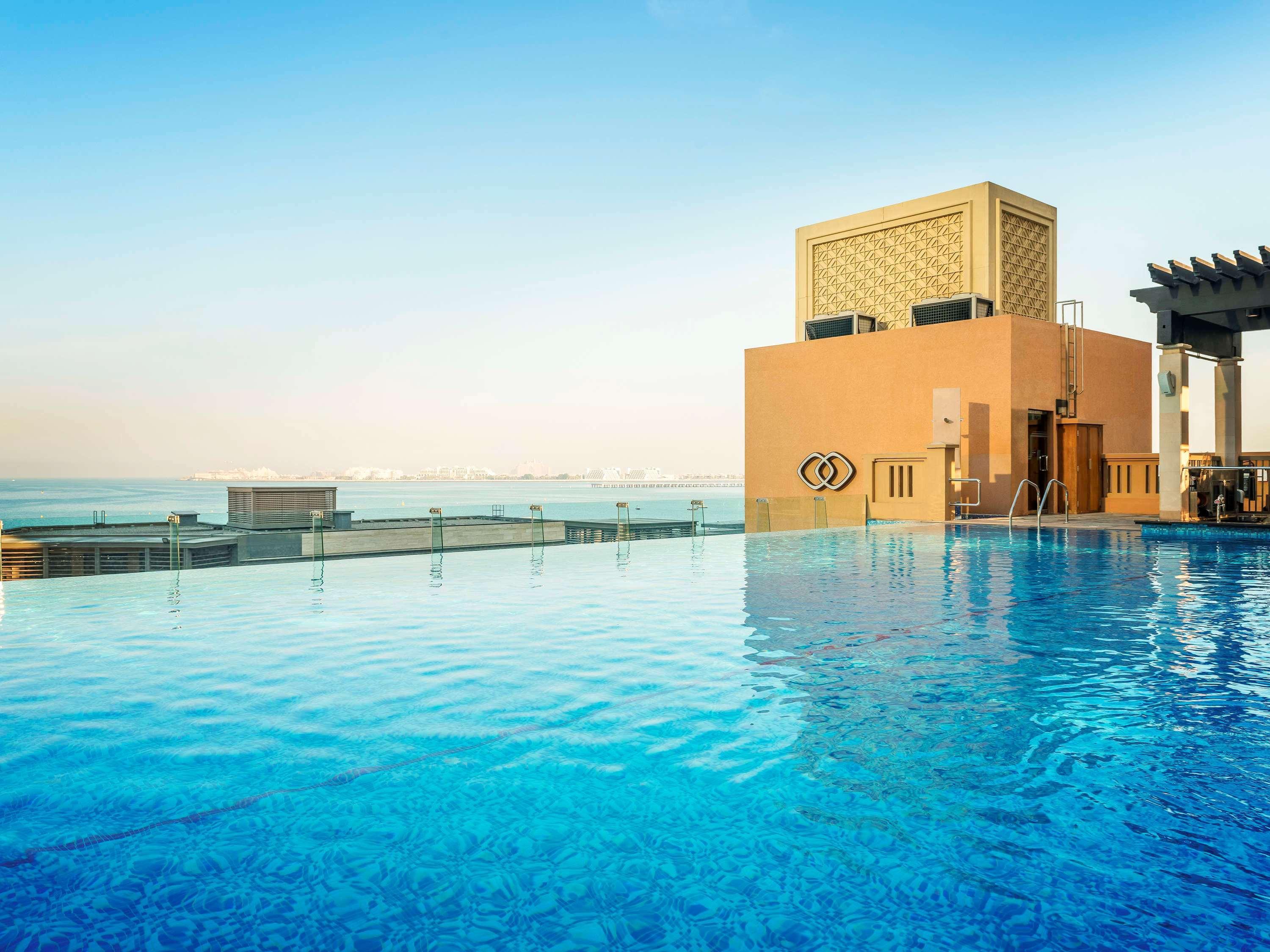 Sofitel Dubai Jumeirah Beach Exterior foto The pool at Jumeirah Jumeirah