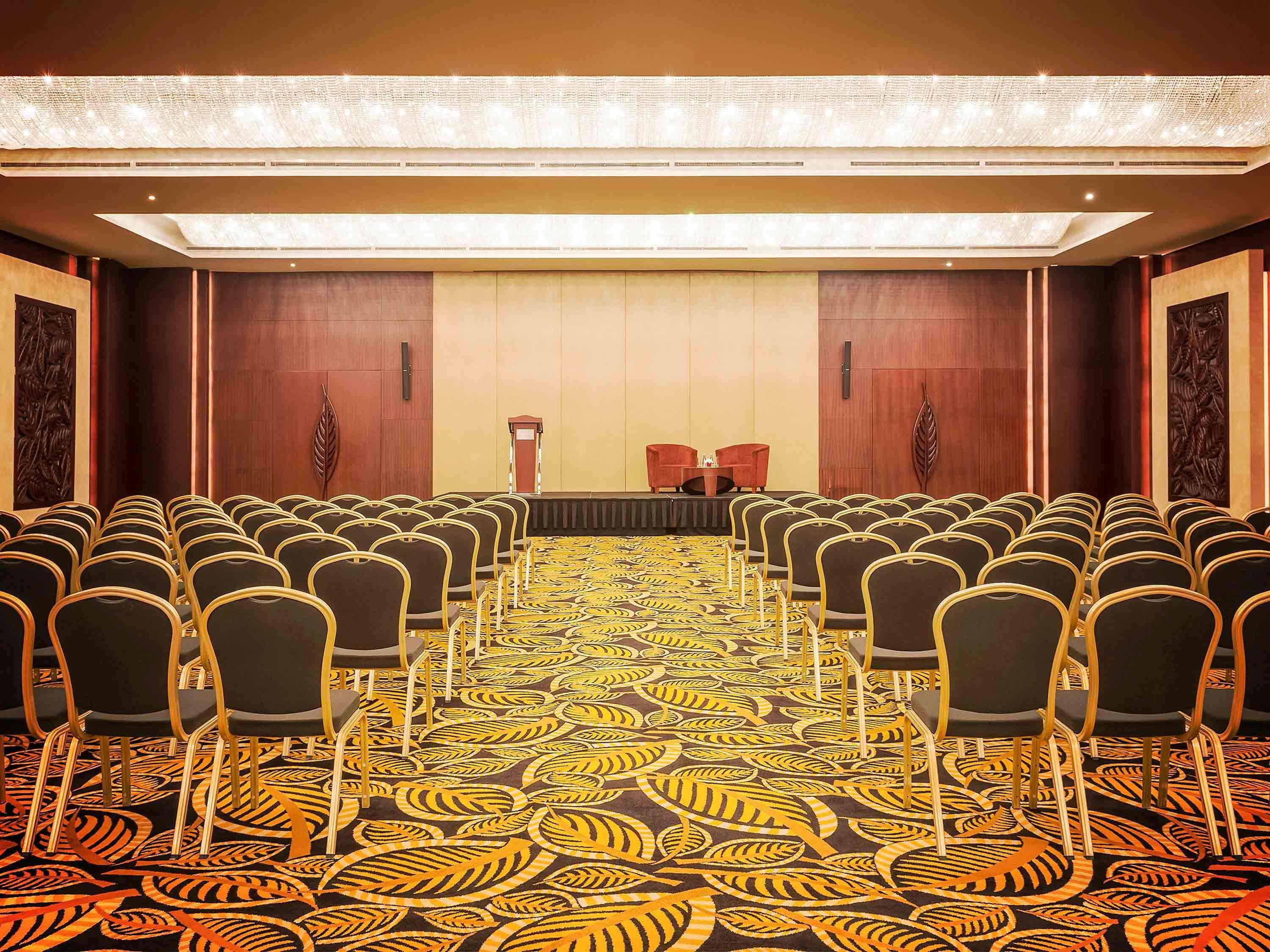 Sofitel Dubai Jumeirah Beach Exterior foto The ballroom at the hotel