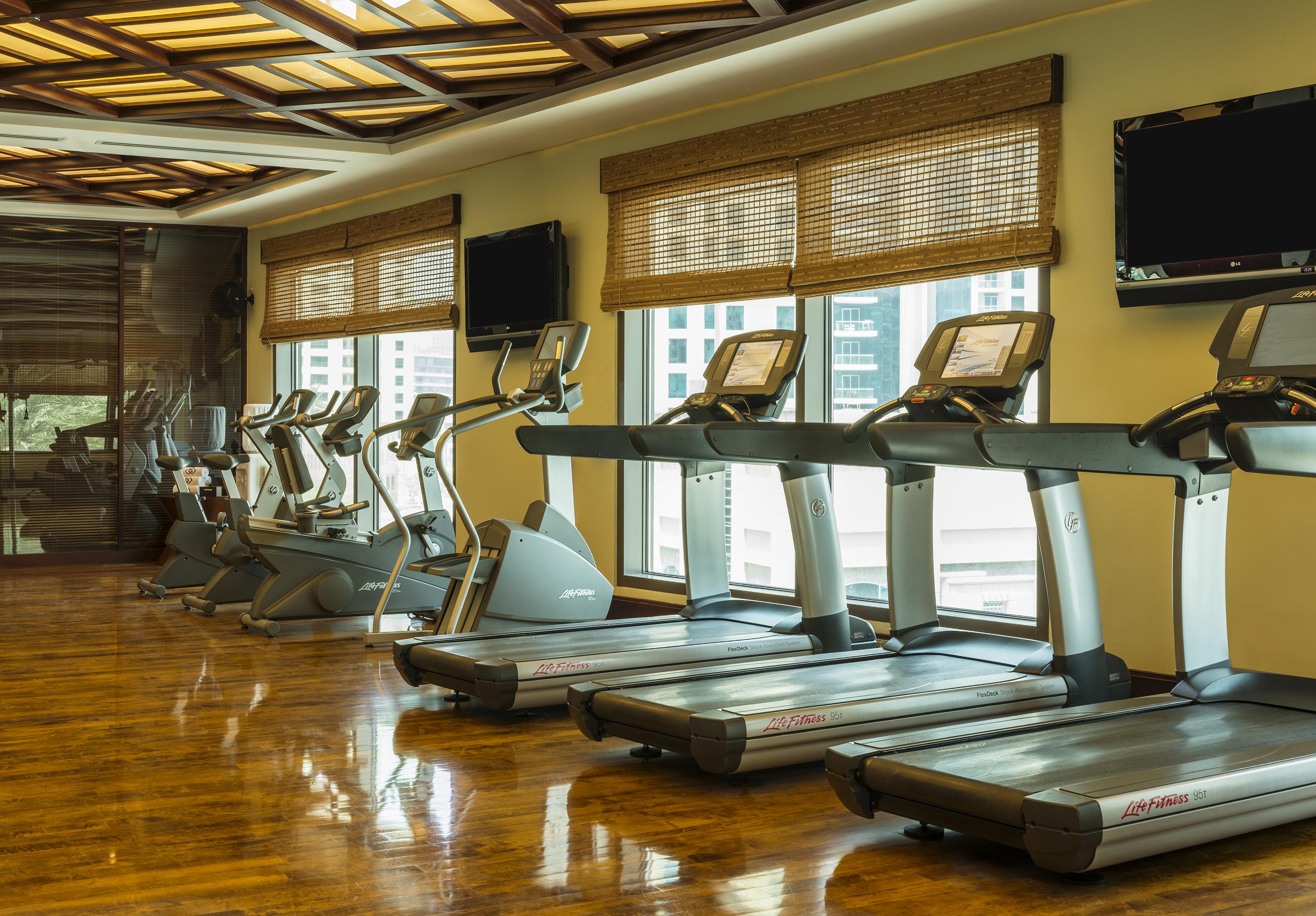 Sofitel Dubai Jumeirah Beach Exterior foto Fitness room