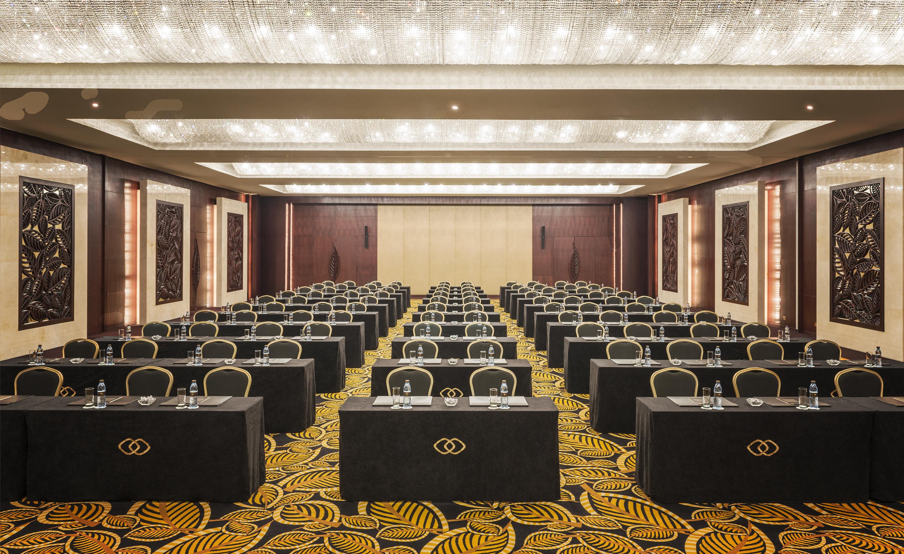 Sofitel Dubai Jumeirah Beach Exterior foto The ballroom at the Mandarin Oriental Beijing